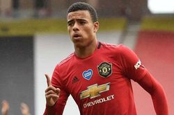 HLV Solskjaer: 'Không nên lấy Ronaldo làm thước đo cho Greenwood'