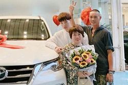 Sao Việt chi tiền tỷ mua nhà, xế hộp tặng ba mẹ