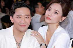 Cách Trấn Thành 'đáp trả' tranh cãi thể hiện tình cảm: Không ngại hôn môi Hari Won đầy ngọt ngào giữa sự kiện