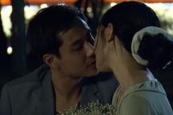Tập 21 'Đừng bắt em phải quên': Mọi sự chú ý đổ dồn vào màn tỏ tình siêu ngọt ngào của thầy Duy và trò Ngọc, 2 nụ hôn ngọt ngào trong một tập phim là điểm nhấn