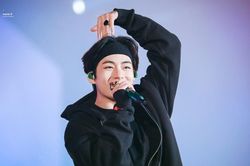 Đánh bại cả BTS, bản OST 'Sweet Night' của V tiếp tục 'tiến thân' trên BXH hit Kpop đạt nhiều #1 iTunes nhất