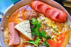 Bánh mì chảo và loạt món ngon đổi vị bữa sáng ở TP.HCM