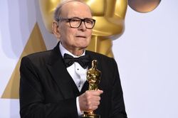 Vĩnh biệt nhà soạn nhạc vĩ đại Ennio Morricone