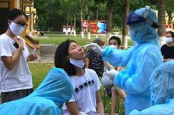 Thanh Hóa: Phát hiện 14 người dương tính với Covid-19 trong khu cách ly tập trung