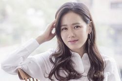 Son Ye Jin 'Hạ cánh nơi anh' được mời đóng phim Hollywood