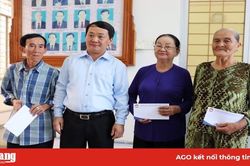 Phó Chủ tịch Ủy ban Trung ương MTTQVN Hầu A Lềnh chúc mừng Đại lễ 18-5 của Phật giáo Hòa Hảo