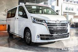 Cận cảnh Toyota Granvia 2020 hơn 3 tỷ đồng tại Hà Nội