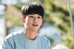 'Thánh tiết kiệm' gọi tên Kim Soo Hyun: Bảy năm rồi vẫn dùng một đôi dép