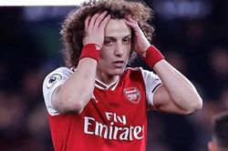 Man United hưởng lợi khi Leicester hòa Arsenal dù chơi hơn người