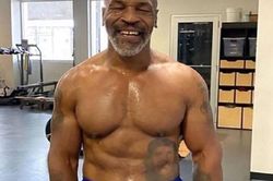 Mike Tyson giảm 31 kg cho ngày trở lại quyền Anh