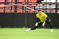 Muangthong 'chơi lớn' đổi xe xịn cho Văn Lâm cùng các ngoại binh