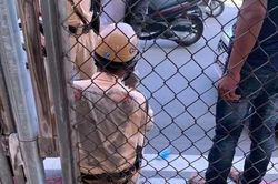 Ô tô đâm ngã rồi kéo lê trung úy CSGT trên phố Hà Nội