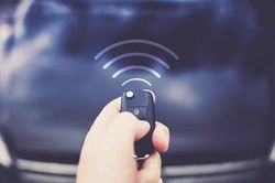 Cảnh báo chiêu hack chìa khóa thông minh ô tô