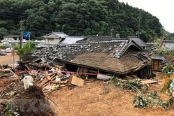 Thủ tướng gửi điện thăm hỏi về mưa lớn kéo dài tại Nhật Bản