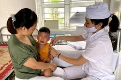 Không chủ quan với bệnh bạch hầu
