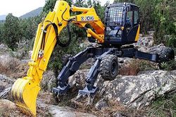 Trung Quốc sử dụng 'máy xúc nhện' để làm đường gần biên giới tranh chấp