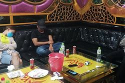 Đột kích quán karaoke ở miền Tây, 40 nam nữ phê ma túy
