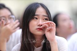 Lưu luyến khoảnh khắc chia tay tuổi học trò