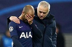 Tottenham của Mourinho gặp rất nhiều khó khăn trong 5 vòng đấu còn lại