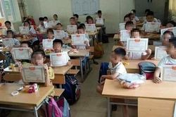 Trẻ con học đâu phải để cho người lớn khoe khoang