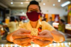 Chuyên gia nước ngoài: 'Giá vàng sẽ tiếp tục lập những đỉnh mới'