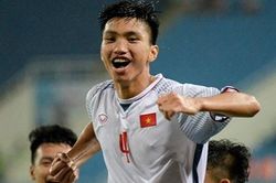 Bùi Tiến Dũng: 'Bắp đùi Văn Hậu to khủng khiếp'