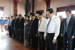 Kỷ niệm 110 năm ngày sinh đồng chí Nguyễn Hữu Thọ