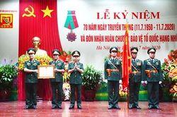 Nhà xuất bản Quân đội nhân dân đón nhận Huân chương Bảo vệ Tổ quốc hạng Nhì