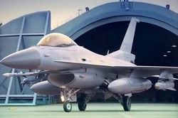Tại sao có F-35, nhưng Hàn Quốc vẫn nâng cấp tiêm kích F-16?
