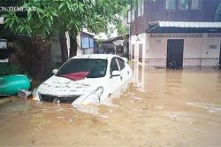 Lũ quét bất ngờ gây thiệt hại nặng tại miền Bắc Thái Lan
