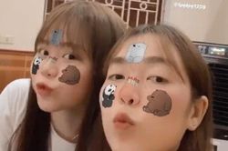 Huỳnh Anh 'khoe' ảnh thân thiết cùng chị dâu Quang Hải, dân mạng xuýt xoa ngưỡng mộ