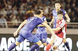Vòng 9 V.League: Tổng công kích ngôi đầu