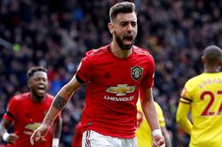 Bruno Fernandes: Cơn mưa mùa hạ cho hàng công khô hạn của Man Utd