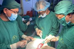 Phẫu thuật thành công trường hợp khối u sau phúc mạc thể Schwannoma kích thước lớn