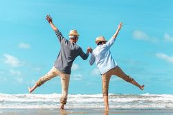 5 thói quen giúp sống thọ: Ăn như người Hy Lạp, đi bộ 30 phút mỗi ngày