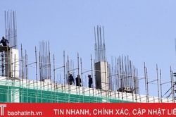 Người dân Hà Tĩnh miệt mài lao động trong nắng nóng gay gắt