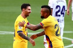 Messi làm điều chưa từng có trong lịch sử La Liga