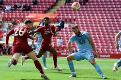 Liverpool hòa vô duyên Burnley 1-1