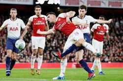 Tottenham vs Arsenal: Mourinho bấn loạn, cờ đến tay Pháo thủ