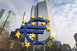 EU cảnh báo suy thoái do COVID-19 có thể phá vỡ Eurozone