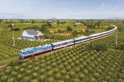 Tàu hỏa ra ứng dụng giao dịch trực tuyến: Hành khách có thể ngồi nhà mua và thanh toán vé