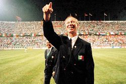 Jack Charlton qua đời ở tuổi 85: Tạm biệt một huyền thoại World Cup 1966