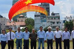 TP.HCM chuyên nghiệp hóa môn dù lượn
