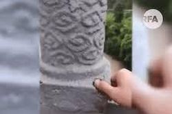 Cầu mới xây ở Trung Quốc có thể bóp vụn bằng tay sau đợt mưa dài ngày