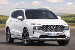 Chiêu độc của đại lý: Mua 1 xe SUV được tặng 1 xe sedan