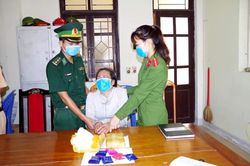Hà Tĩnh: Bắt quả tang một phụ nữ vận chuyển 12.000 viên ma túy tổng hợp