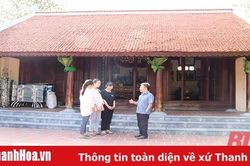 'Tôi lại về quê mẹ nuôi xưa'...