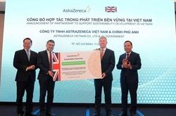 Anh tặng hệ thống điện mặt trời cho các trung tâm y tế Việt Nam