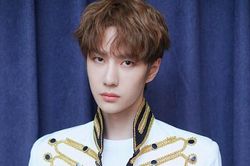 Trong thế giới fangirl: Vương Nhất Bác - Đuổi theo cậu như thể đang đuổi theo ánh sáng