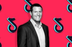 CEO người Mỹ của TikTok bị gọi là 'con rối'
